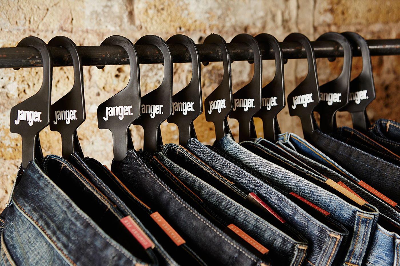 janger is designed to create unique and effective
ways of storing, displaying and hanging jeans.